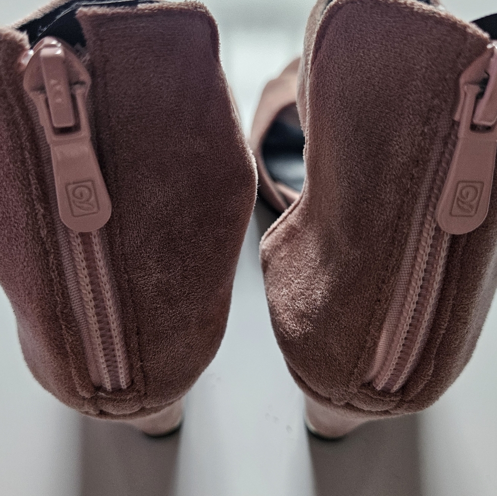 SANDALS - Picture 6 of 11